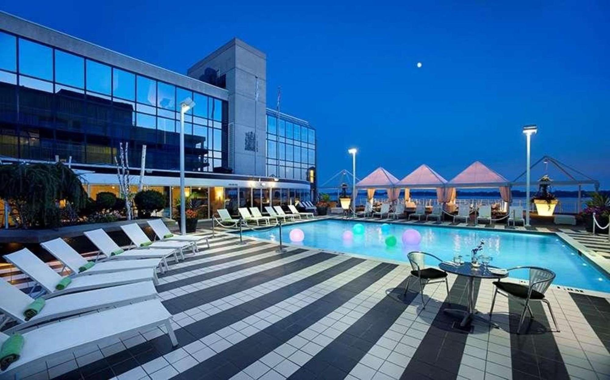 Radisson Blu Toronto Downtown Hotel Екстериор снимка